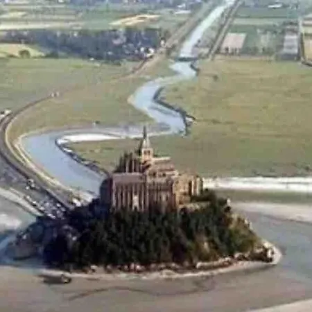 Le Mont Desclos Saint Michel Бовуар