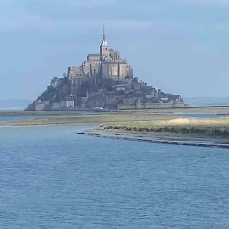 Le Mont Desclos Saint Michel Дом отдыха *